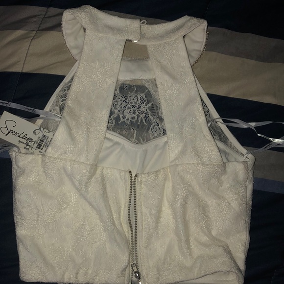 Cream dressy crop top - Picture 2 of 4